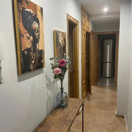 Piso En El Centro De Silencioso Y Con Gran Patio, Calle La Paz *
