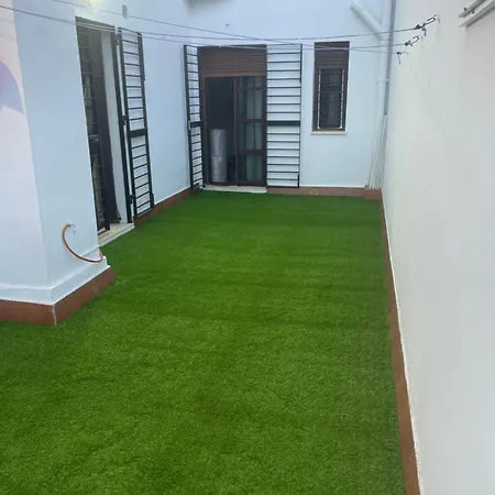 Piso En El Centro De Silencioso Y Con Gran Patio, Calle La Paz *