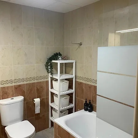 Piso En El Centro De Silencioso Y Con Gran Patio, Calle La Paz * Уэльва